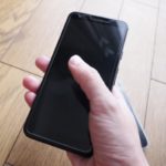 「マムシ指」と「大きいスマホ」の相性の悪さよ！